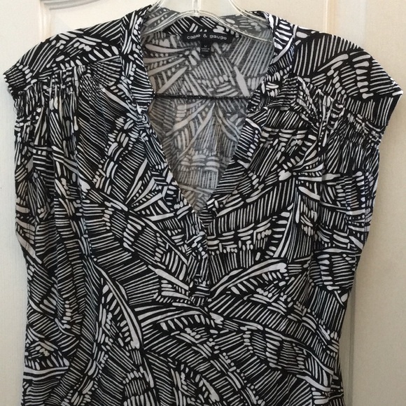 FINAL MARKDOWN Ladies’ cable & gauge Top (M) - Picture 2 of 13